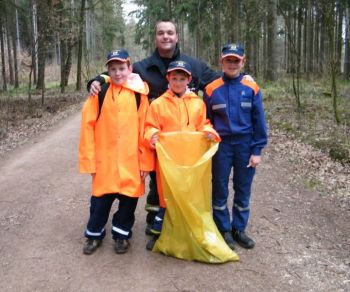 Viel Müll wurde von den Jugendfeuerwehrmitgliedern beseitigt.