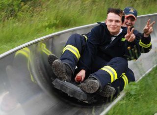 Abfahrt auf der Sommerrodelbahn